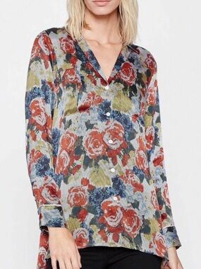 EQUIPMENT FEMME Sonny Silk PJ Top Shirt in Rouge Multi Floral Print
Size Small S